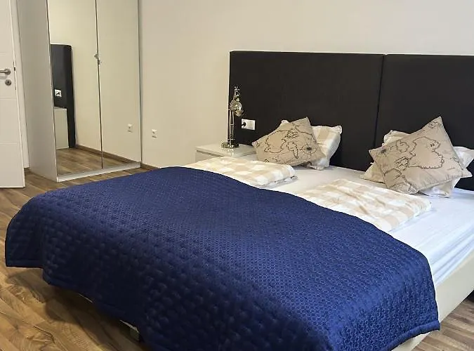 Cozy Center Apartman *